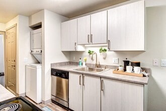 Inlet View Apartments in Silverdale, WA - Foto de edificio - Building Photo