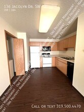 136 Jacolyn Dr SW in Cedar Rapids, IA - Building Photo - Building Photo
