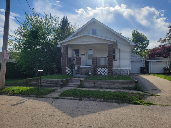 property at 121 Pershing Pl