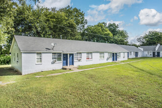 Latham Height Apartments in Memphis, TN - Foto de edificio - Building Photo