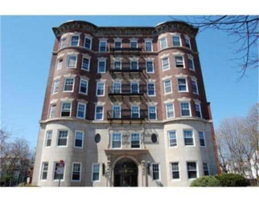 45 Magazine St, Unit 4B in Cambridge, MA - Foto de edificio - Building Photo