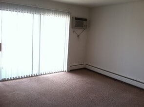 24925 Jefferson Ave, Unit 1 in St. Clair Shores, MI - Building Photo - Building Photo