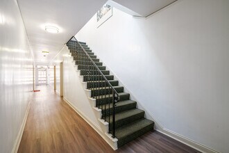 2211 Channing Way in Berkeley, CA - Building Photo - Lobby