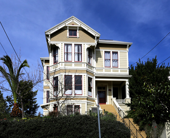 2429 13th Ave in Oakland, CA - Foto de edificio - Building Photo