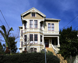 2429 13th Ave in Oakland, CA - Building Photo - Building Photo