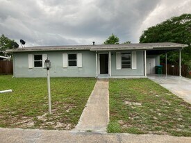 1102 Gerona Ave in Deltona, FL - Building Photo