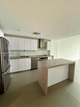 1600 NE 1st Ct in Miami, FL - Foto de edificio - Building Photo