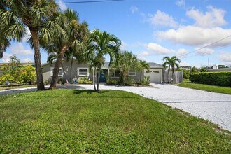 3596 Beach Dr SE in St. Petersburg, FL - Building Photo - Building Photo