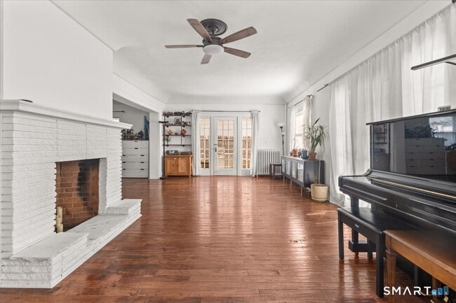 16 Lilley Rd in West Hartford, CT - Building Photo - Building Photo