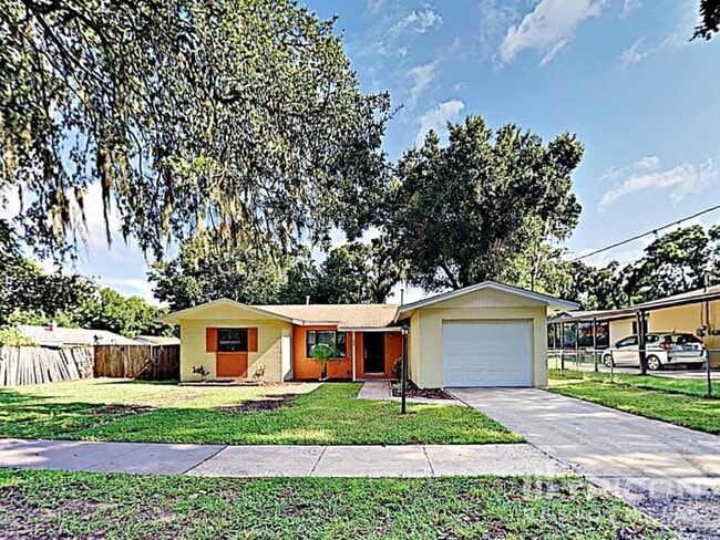 property at 402 E Clay Ave