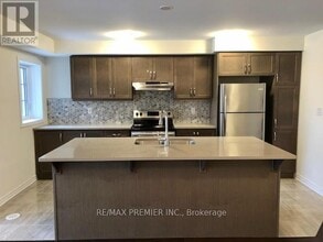 25 McGrath Ave. in Richmond Hill, ON - Building Photo - Building Photo