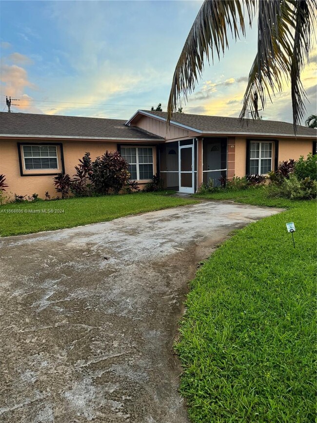 4020 Kent Ave-Unit -B in Lake Worth, FL - Building Photo - Building Photo