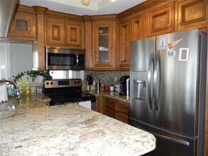 100 20th St-Unit -400 in Galveston, TX - Building Photo - Building Photo