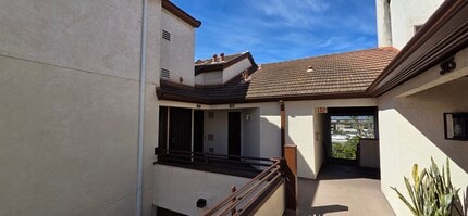 376 Center St, Unit #317 in Chula Vista, CA - Building Photo - Building Photo