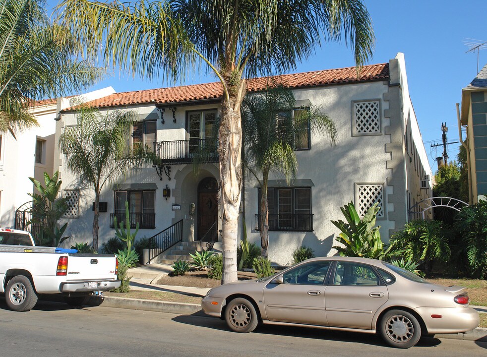 412 S Cochran Ave in Los Angeles, CA - Building Photo