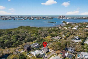 12756 Poinsettia Ave in Seminole, FL - Building Photo