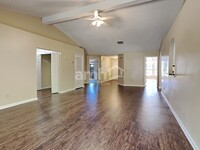 7765 Spring Branch Dr N in Jacksonville, FL - Foto de edificio - Building Photo