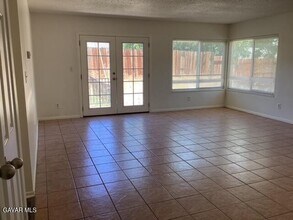 44745 Christie Ave in Lancaster, CA - Building Photo - Building Photo