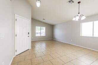 299 W Calle Patio Lindo in Sahuarita, AZ - Building Photo - Building Photo
