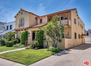1071 Cloverdale Ave in Los Angeles, CA - Building Photo - Building Photo