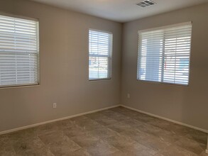 5973 Icicle Falls Ave in Las Vegas, NV - Building Photo - Building Photo