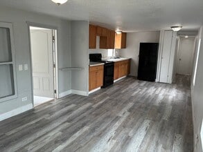 1025 W Socrum Loop Rd in Lakeland, FL - Building Photo - Building Photo