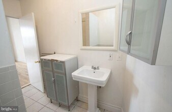 1214 N 5th St in Philadelphia, PA - Building Photo - Building Photo