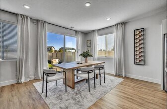 3411 N Val Vista Dr in Mesa, AZ - Foto de edificio - Building Photo