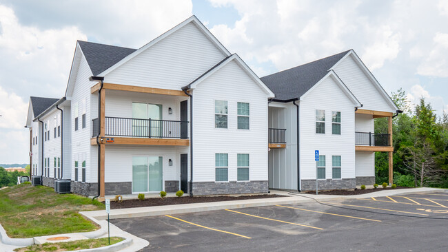 Water Tower Apartments in Union, MO - Foto de edificio - Building Photo