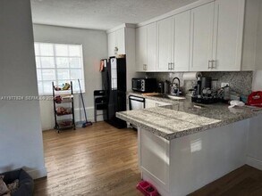 1325 W 4th Ln in Hialeah, FL - Building Photo - Building Photo