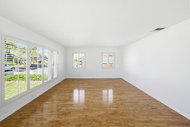 1355 W Santa Cruz St in Los Angeles, CA - Building Photo - Building Photo