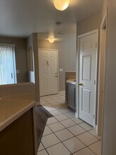 3950 S Sandhill Rd in Las Vegas, NV - Foto de edificio - Building Photo