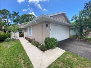 14805 Crooked Pond Ct in Ft. Myers, FL - Building Photo - Building Photo