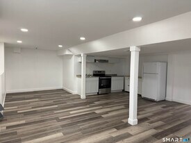 96 Neill Dr in Watertown, CT - Building Photo