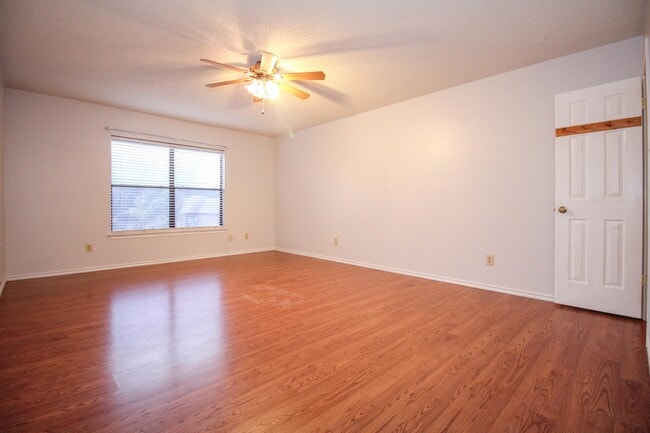 9811 Lauren Mist in San Antonio, TX - Building Photo - Building Photo