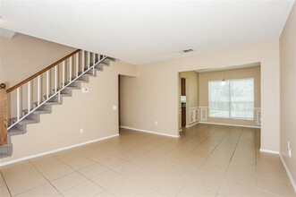 2536 Creekwood Ln in Fort Worth, TX - Foto de edificio - Building Photo