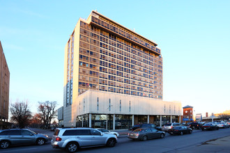 Cameo Towers in Elmwood Park, IL - Building Photo - Building Photo