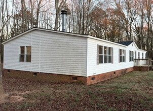 103 Oak Ct in Williamston, SC - Building Photo - Building Photo