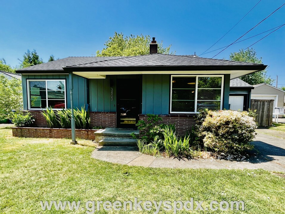 3403 NE 58th Ave in Portland, OR - Building Photo