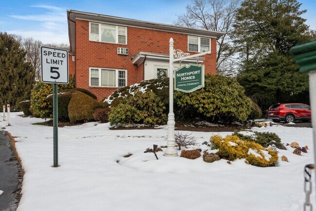 451 Main St in Northport, NY - Building Photo - Building Photo