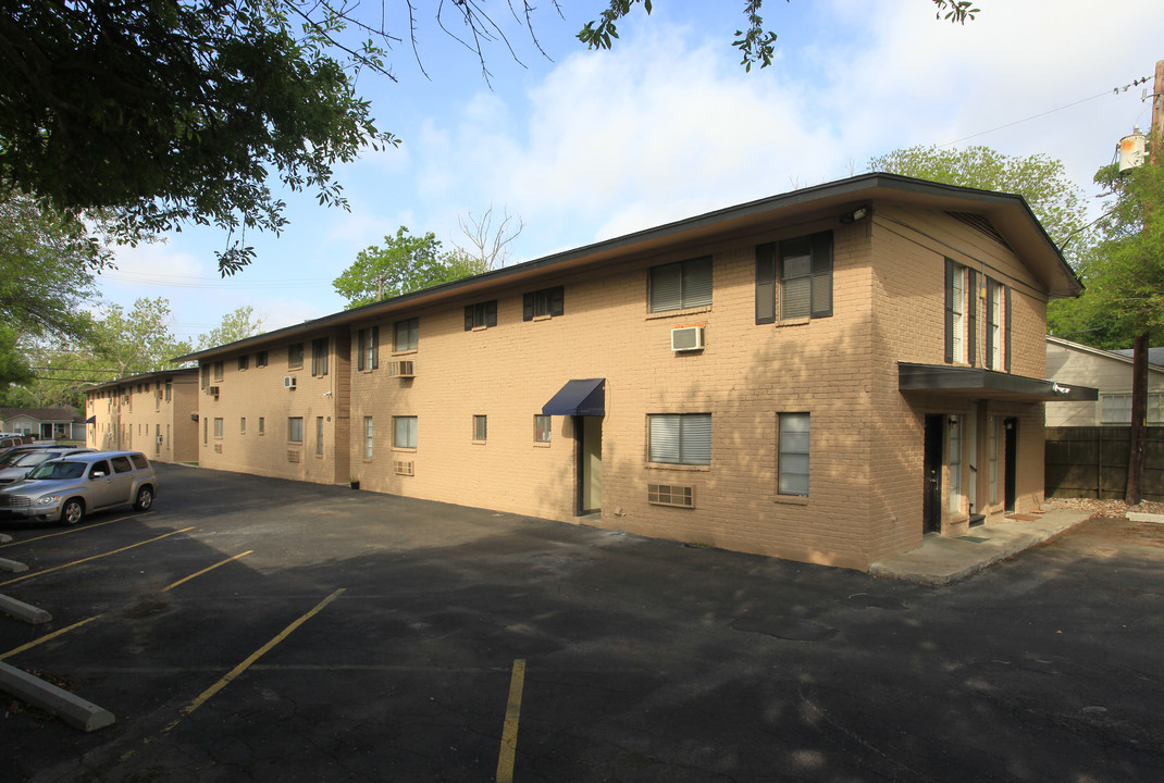 Guadalpe Plaza in Austin, TX - Building Photo