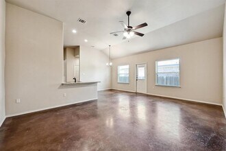 211 Samuel Dr in Buda, TX - Building Photo - Building Photo