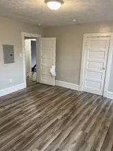 1403 5th Ave, Unit 3 in Beaver Falls, PA - Foto de edificio - Building Photo