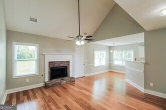 837 Crabtree Ct in Jonesboro, GA - Building Photo - Building Photo