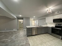 921 Minns Dr, Unit Apt #3 photo'