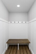 401 E Donahue St in Eldridge, IA - Building Photo - Building Photo