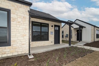 Silver Apartments in Halliday, ND - Foto de edificio - Building Photo