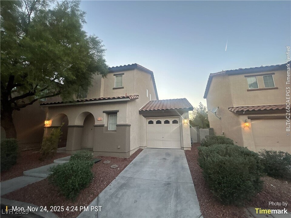 7251 Pine Barrens St in Las Vegas, NV - Building Photo