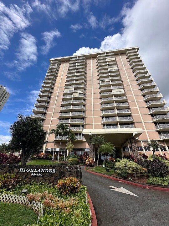 98-450-450 Koauka Loop in Aiea, HI - Building Photo