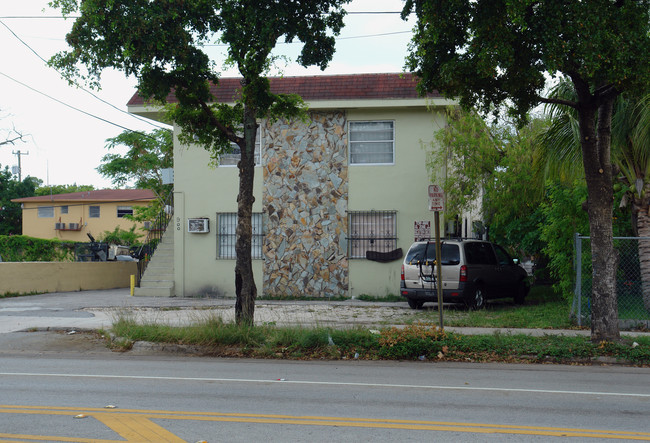 900 NW 29th St in Miami, FL - Building Photo - Building Photo